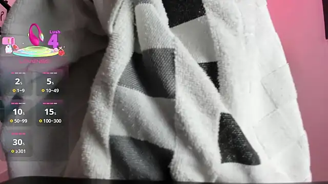 Snapshot of andy_dwels777 chatting on November 2025 12:10:01 AM andy dwels777 online show from November 2025 12:10:01 AM