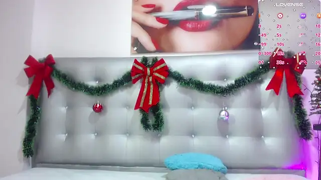 Snapshot of horny-juliette chatting on December 2024 03:53:01 AM horny-juliette online show from December 2024 03:53:01 AM