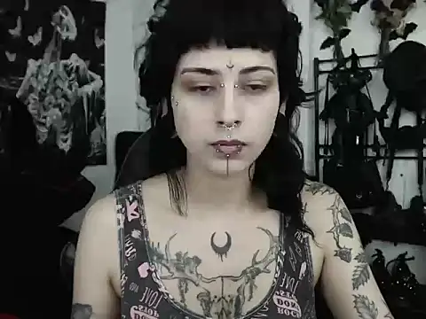 Snapshot of n0sferatus__ chatting on June 2026 01:56:01 AM n0sferatus online show from June 2026 01:56:01 AM