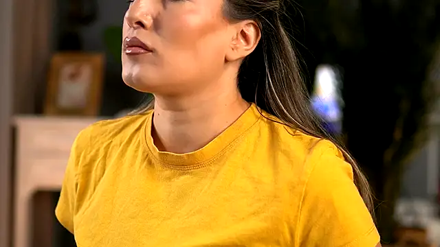 KellyMathews online show from September 2025 02:00:02 AM