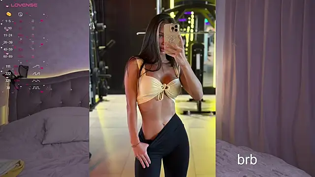 Snapshot of _Moon__Shine_ chatting on March 2026 05:07:01 AM Moon Shine online show from March 2026 05:07:01 AM