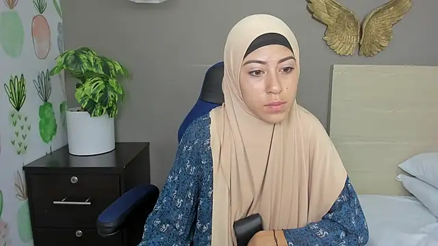 chaymae nah  online show from December 2024 02:46:01 AM