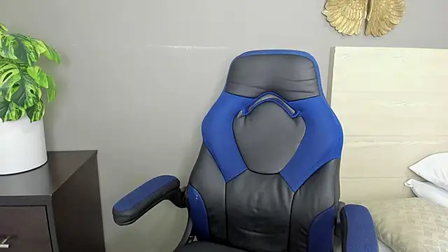 chaymae nah  online show from December 2024 05:53:02 AM