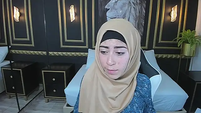 chaymae nah  online show from January 2025 04:00:01 PM