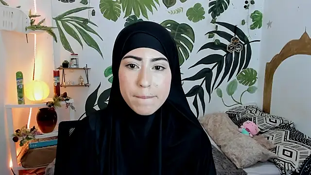 chaymae nah  online show from October 2025 03:16:01 AM