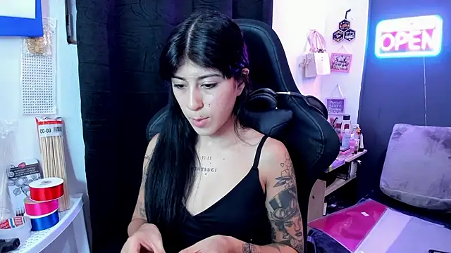 chaymae nah  online show from April 2026 01:52:02 AM