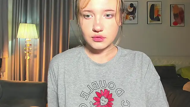 HanahCute online show from February 2025 11:00:02 PM