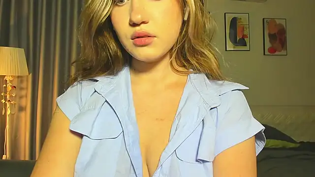 HanahCute online show from February 2025 03:04:01 AM