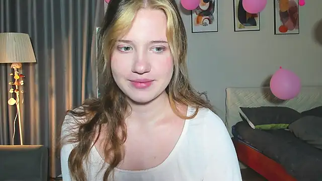 HanahCute online show from March 2025 09:26:02 PM