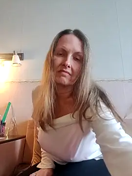 Evelina cute online show from April 2026 01:52:02 PM