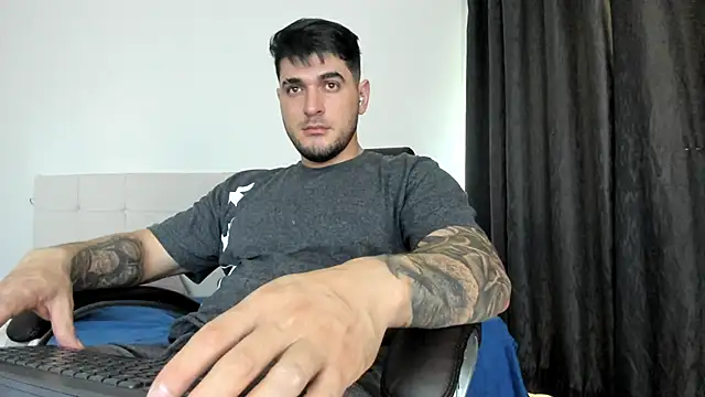 Snapshot of Teilor_Creed chatting on December 2025 06:57:02 PM Teilor Creed online show from December 2025 06:57:02 PM