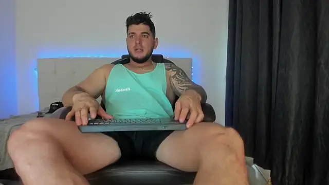 Snapshot of Teilor_Creed chatting on February 2026 10:50:02 PM Teilor Creed online show from February 2026 10:50:02 PM