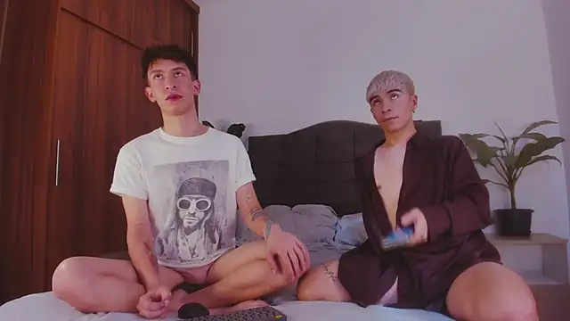 2gays 1Str8 online show from February 2025 08:42:01 PM