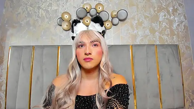 TomLondon  online show from February 2025 02:44:02 PM