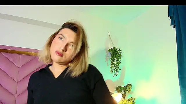 TomLondon  online show from October 2025 11:39:01 AM