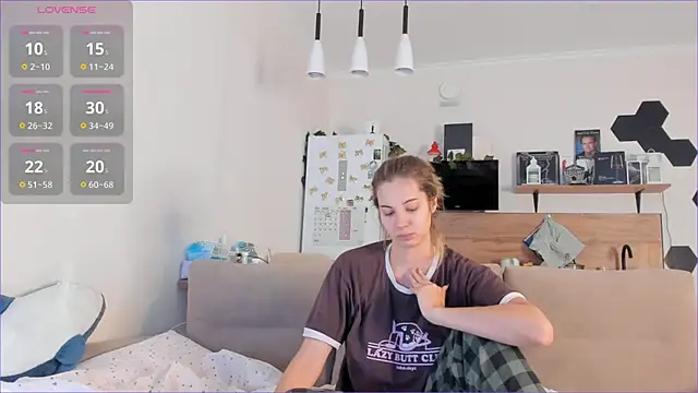 Girl alone home online show from September 2025 03:39:02 AM