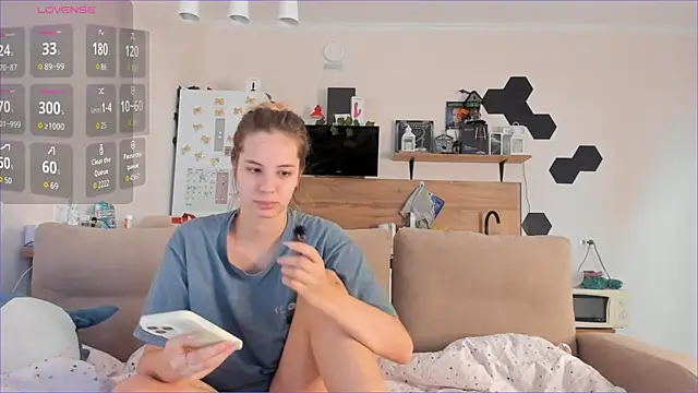 Girl alone home online show from September 2025 03:41:02 AM