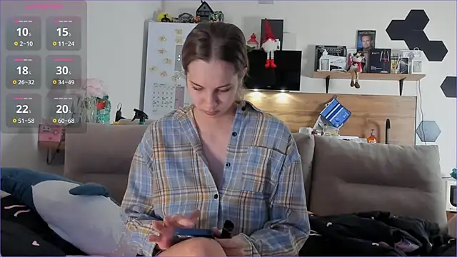 Girl alone home online show from January 2026 01:26:01 PM