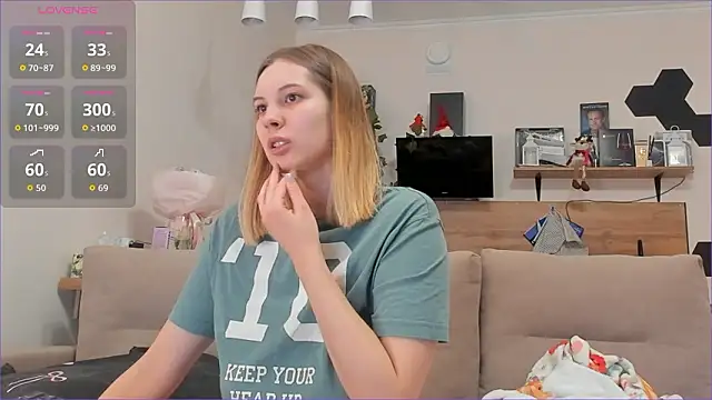 Girl alone home online show from March 2026 03:52:01 PM