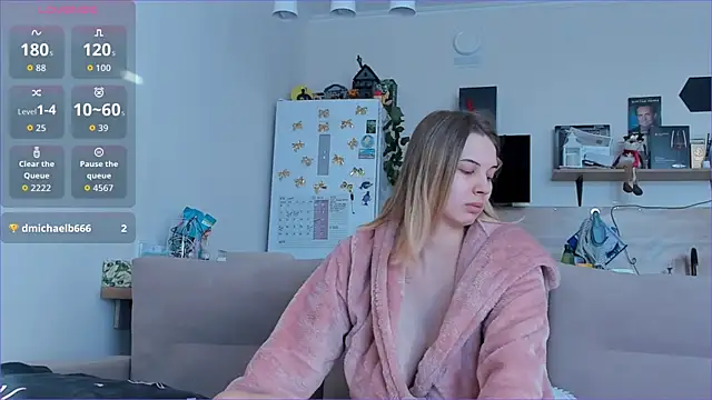 Girl alone home online show from April 2026 04:10:02 AM