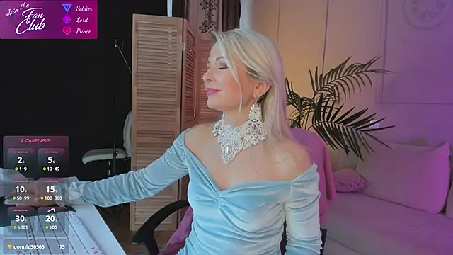 Gloria Lovely online show from March 2025 01:57:02 PM