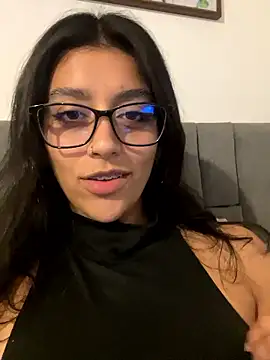 Snapshot of BrittanyDiaz chatting on May 2026 08:27:02 PM BrittanyDiaz online show from May 2026 08:27:02 PM