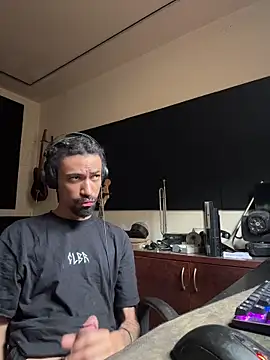 hotcamboy420 online show from December 2025 04:57:02 PM