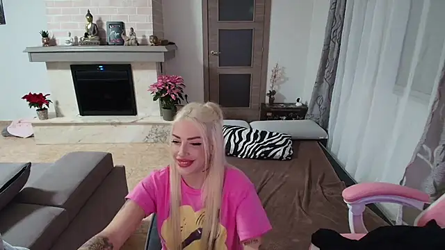 Snapshot of aradia_demon chatting on November 2025 05:56:01 PM aradia demon online show from November 2025 05:56:01 PM