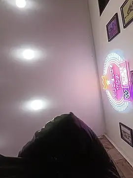 karlamorris  online show from November 2025 01:45:02 PM