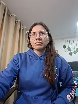 karlamorris  online show from November 2025 07:06:01 PM