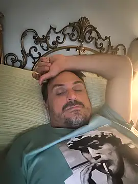 Snapshot of italovene chatting on September 2025 10:46:02 PM italovene online show from September 2025 10:46:02 PM