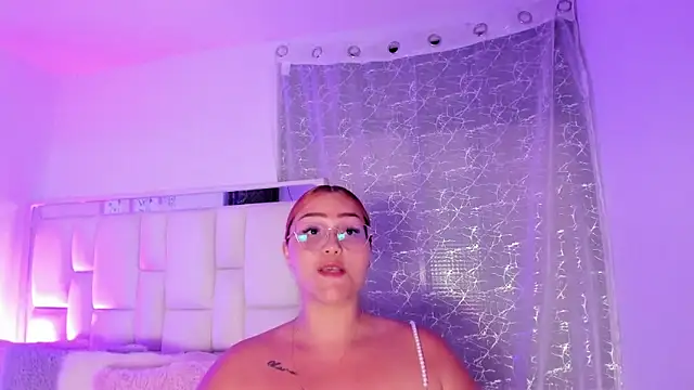 LeahxBarker online show from December 2025 02:41:02 AM