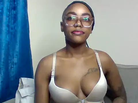 Snapshot of _crystal_princesss chatting on June 2026 02:05:02 AM crystal princesss online show from June 2026 02:05:02 AM