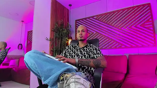 MagnusFrost online show from January 2025 07:29:02 PM