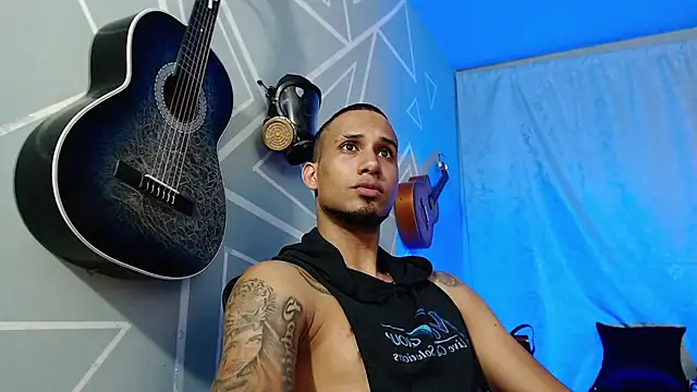 MagnusFrost online show from February 2025 01:38:01 AM