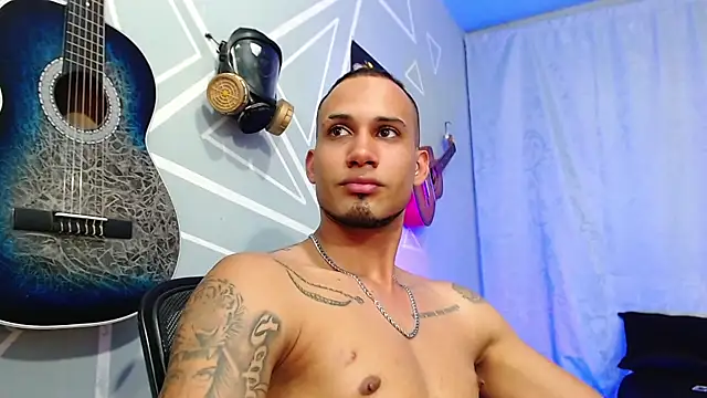 MagnusFrost online show from February 2025 01:10:01 AM