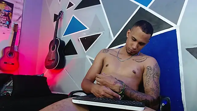 MagnusFrost online show from September 2025 09:00:02 AM