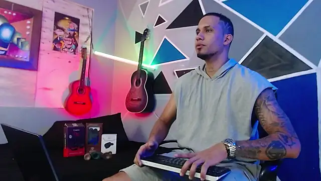 MagnusFrost online show from October 2025 04:13:01 AM