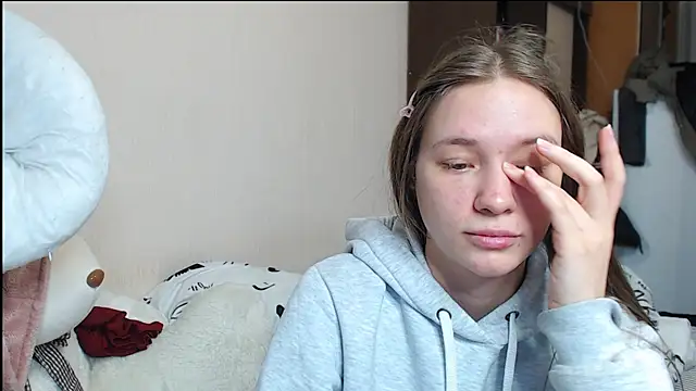 leila bambi  online show from December 2024 12:11:02 AM