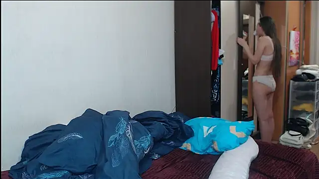 leila bambi  online show from March 2025 01:05:02 AM