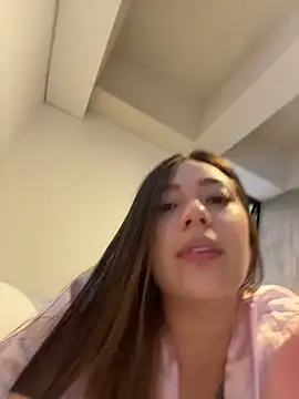 Latina vanessa online show from June 2026 09:40:01 PM