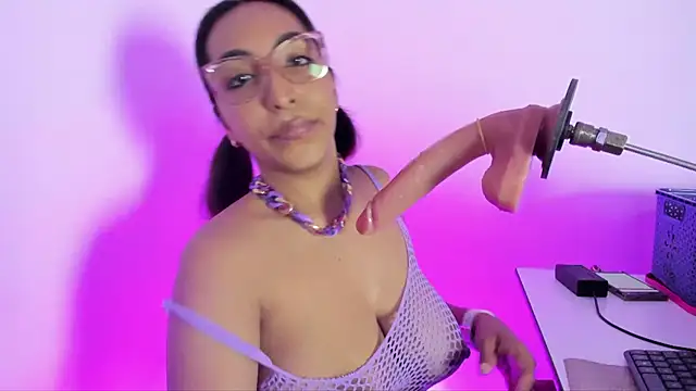 Snapshot of Leticia_brownn1 chatting on May 2026 07:33:01 PM Leticia brownn1 online show from May 2026 07:33:01 PM