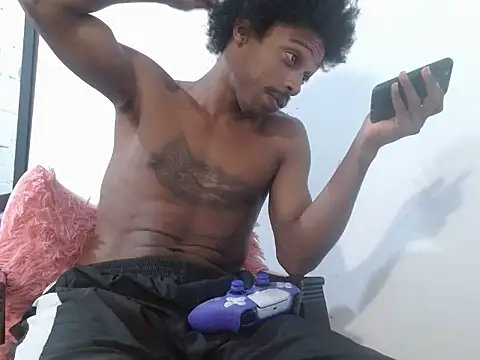 Larry-n-clouds online show from March 2026 07:20:01 PM