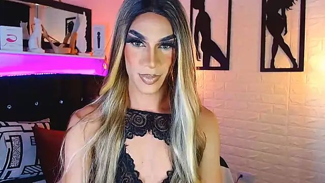 camila hootie online show from February 2025 03:45:01 AM