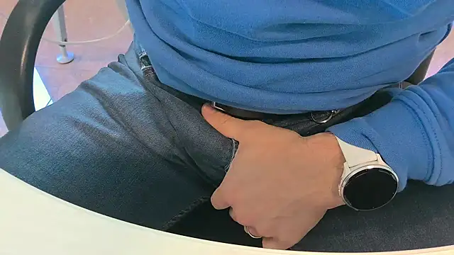 alessandroman2114 online show from March 2026 09:45:02 AM