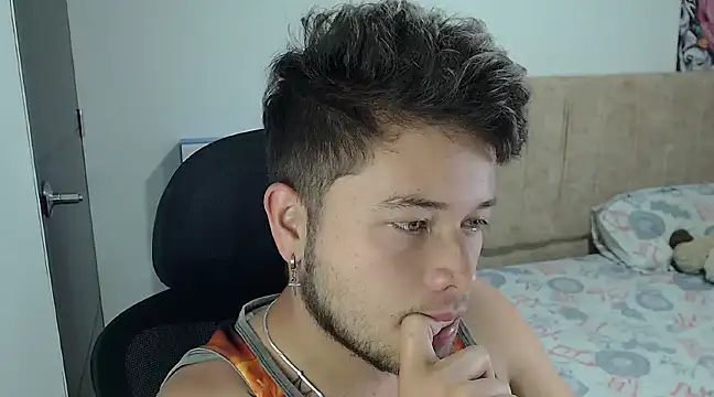 JOHANLEON1 online show from December 2024 12:19:02 AM