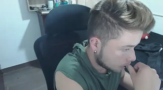 JOHANLEON1 online show from March 2025 01:59:01 AM