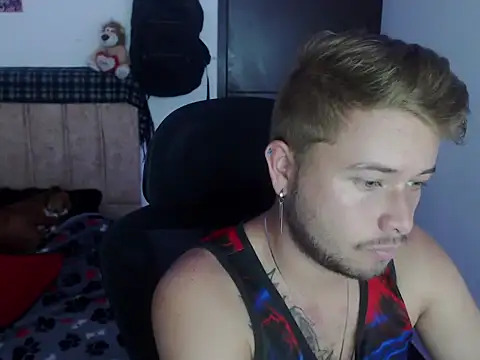 JOHANLEON1 online show from October 2025 04:59:01 PM