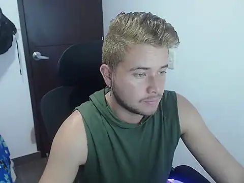 JOHANLEON1 online show from October 2025 03:44:02 PM