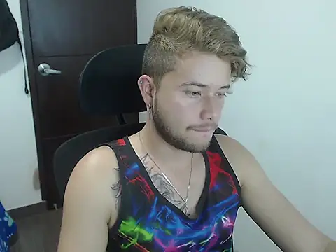 JOHANLEON1 online show from October 2025 02:35:01 PM